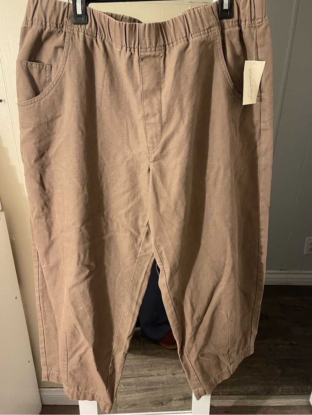 Universal Thread Women's Elastic-Waist Chinos - Taupe